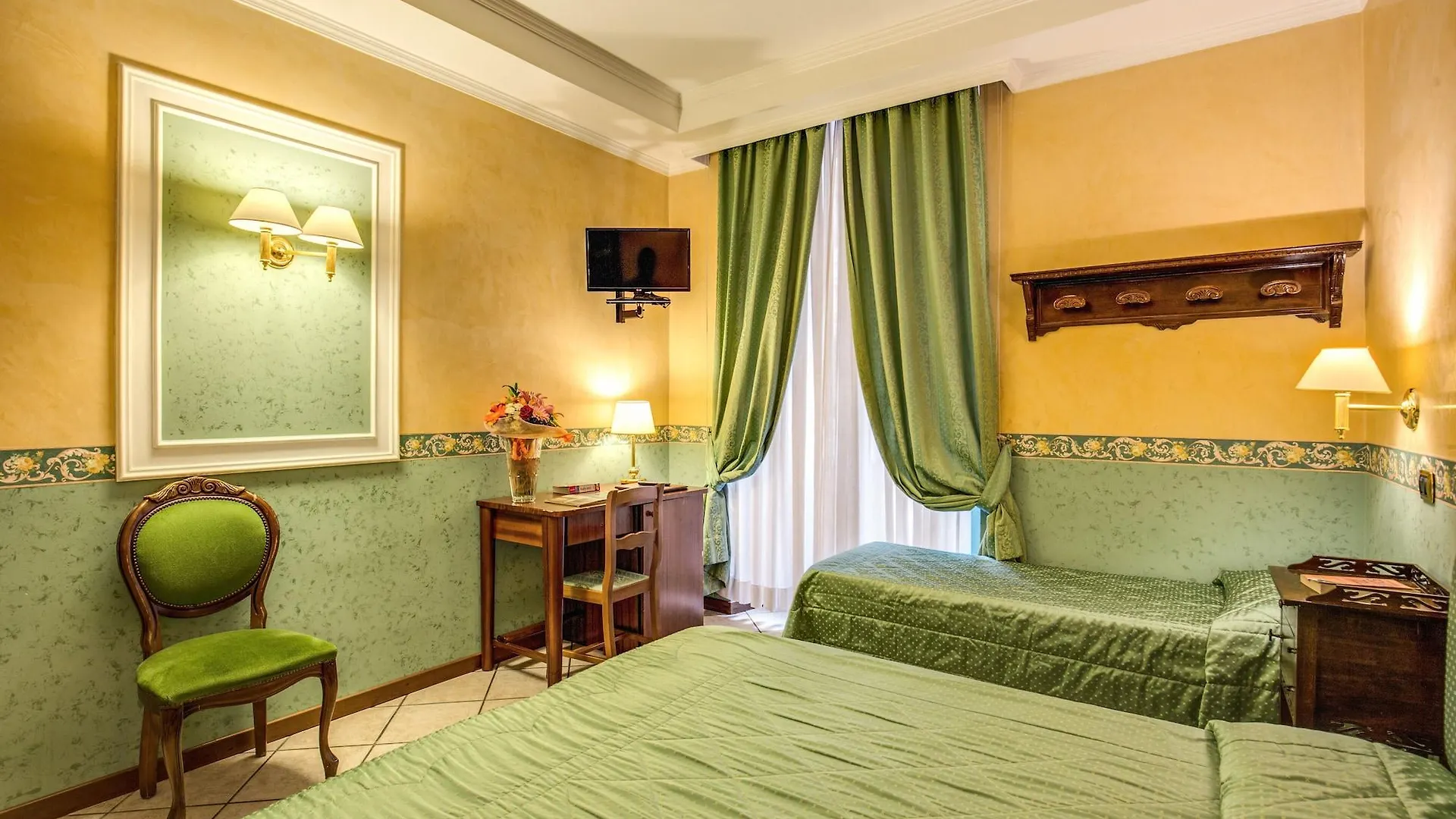 Hotel Montreal Рим 3*,  Италия