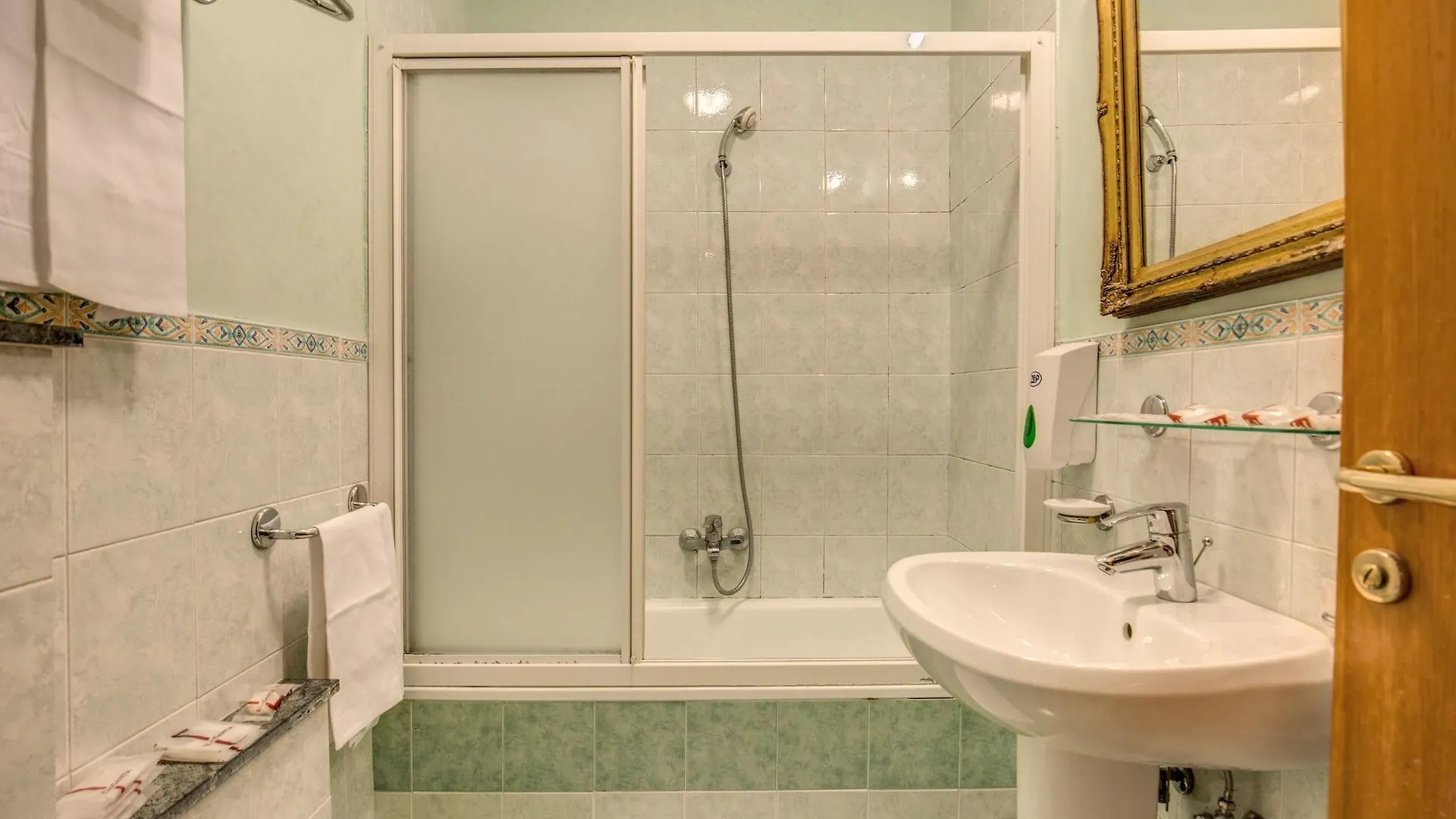 Hotel Montreal Рим
