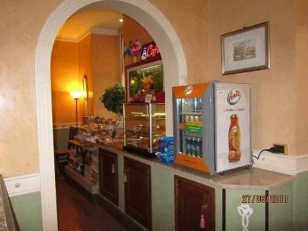 ***  Hotel Montreal Рим Италия
