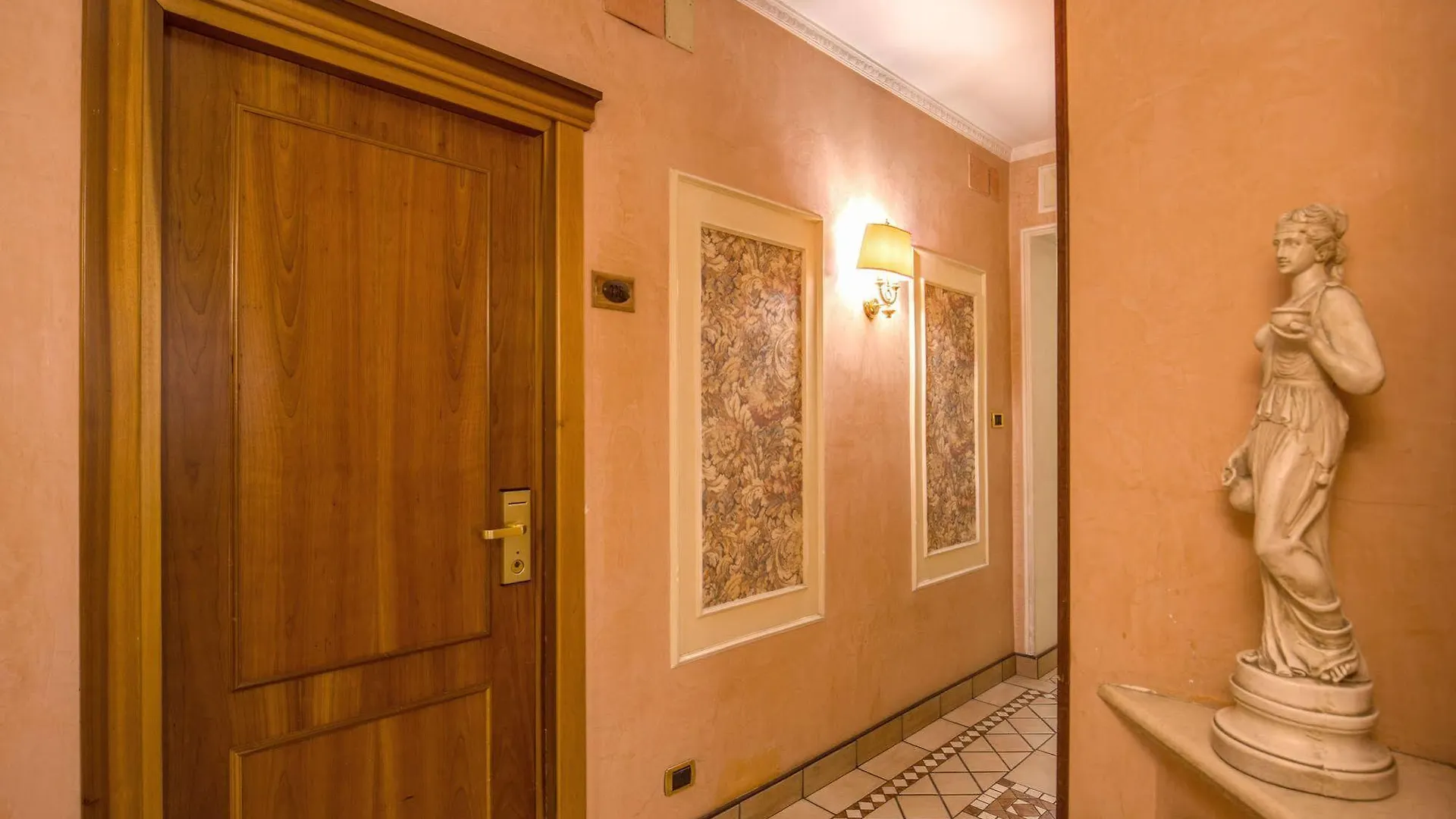Hotel Montreal Рим
